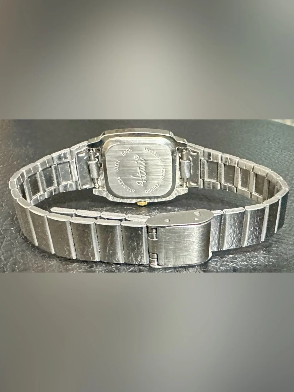 N/A classic quartz
